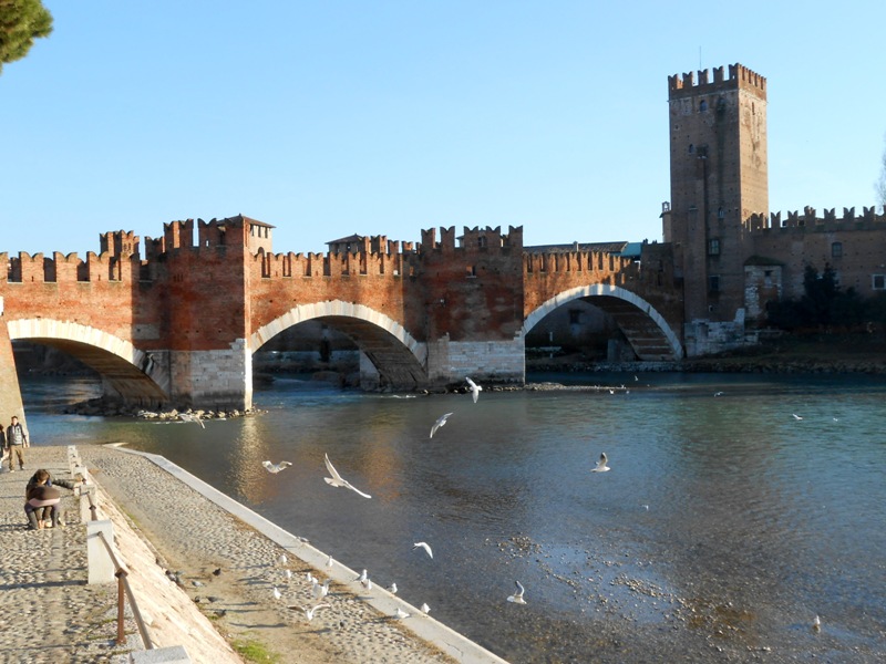 Ponte del Castel Vecchio - Bridge oif Castel Vecchio (Old Castle)